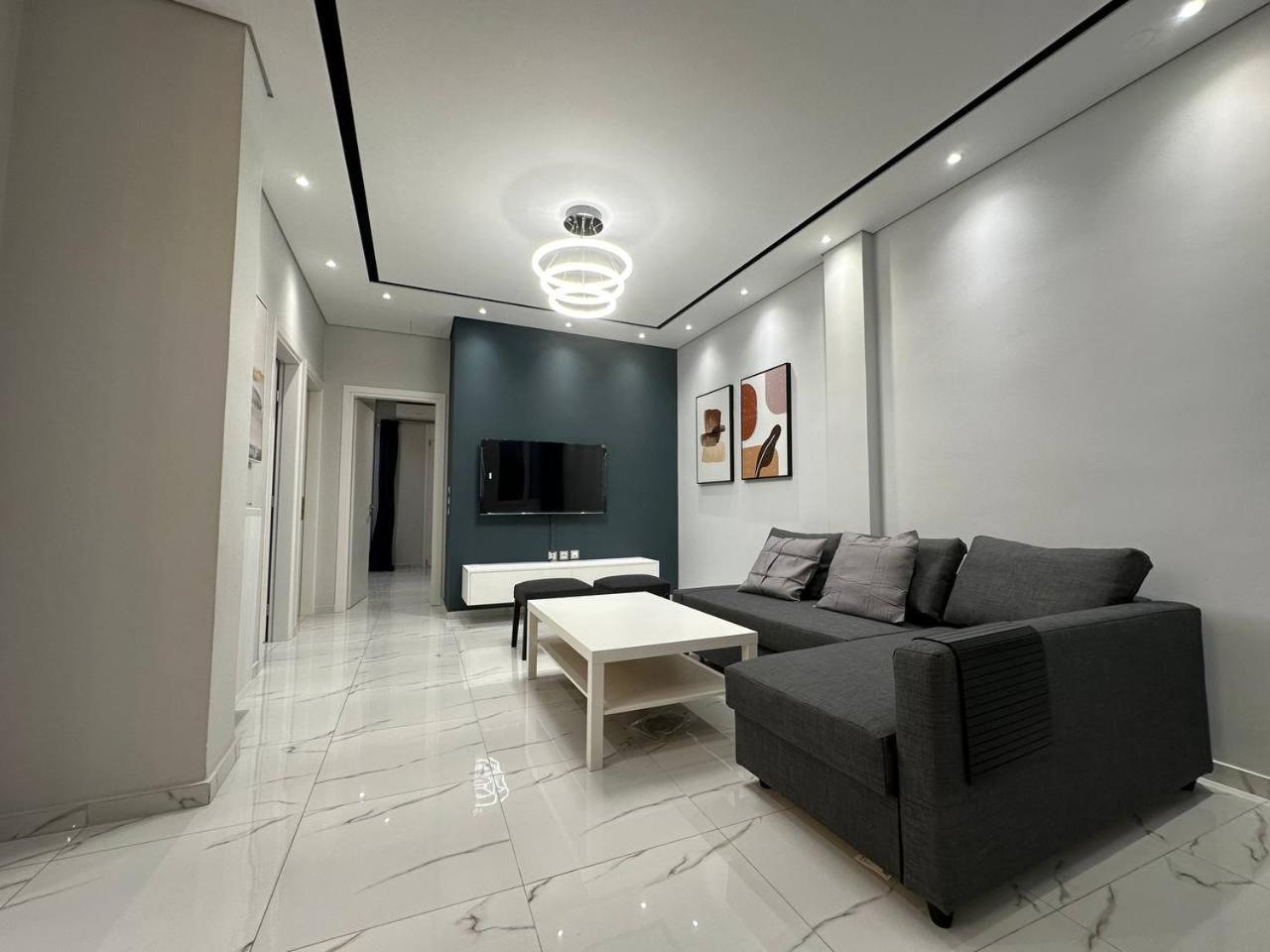 Warm And Modern Brand New Apartment 피레아스 외부 사진