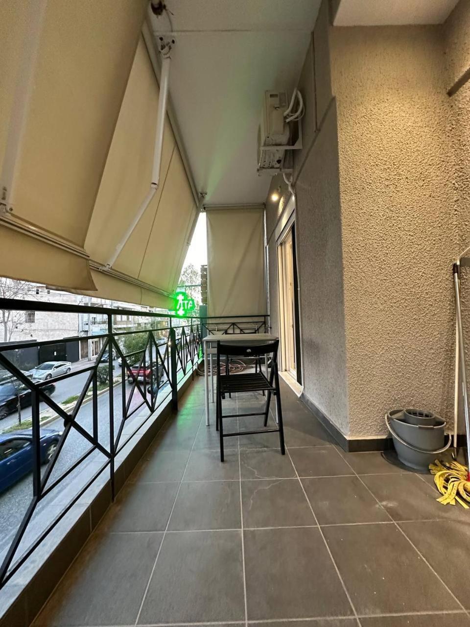 Warm And Modern Brand New Apartment 피레아스 외부 사진