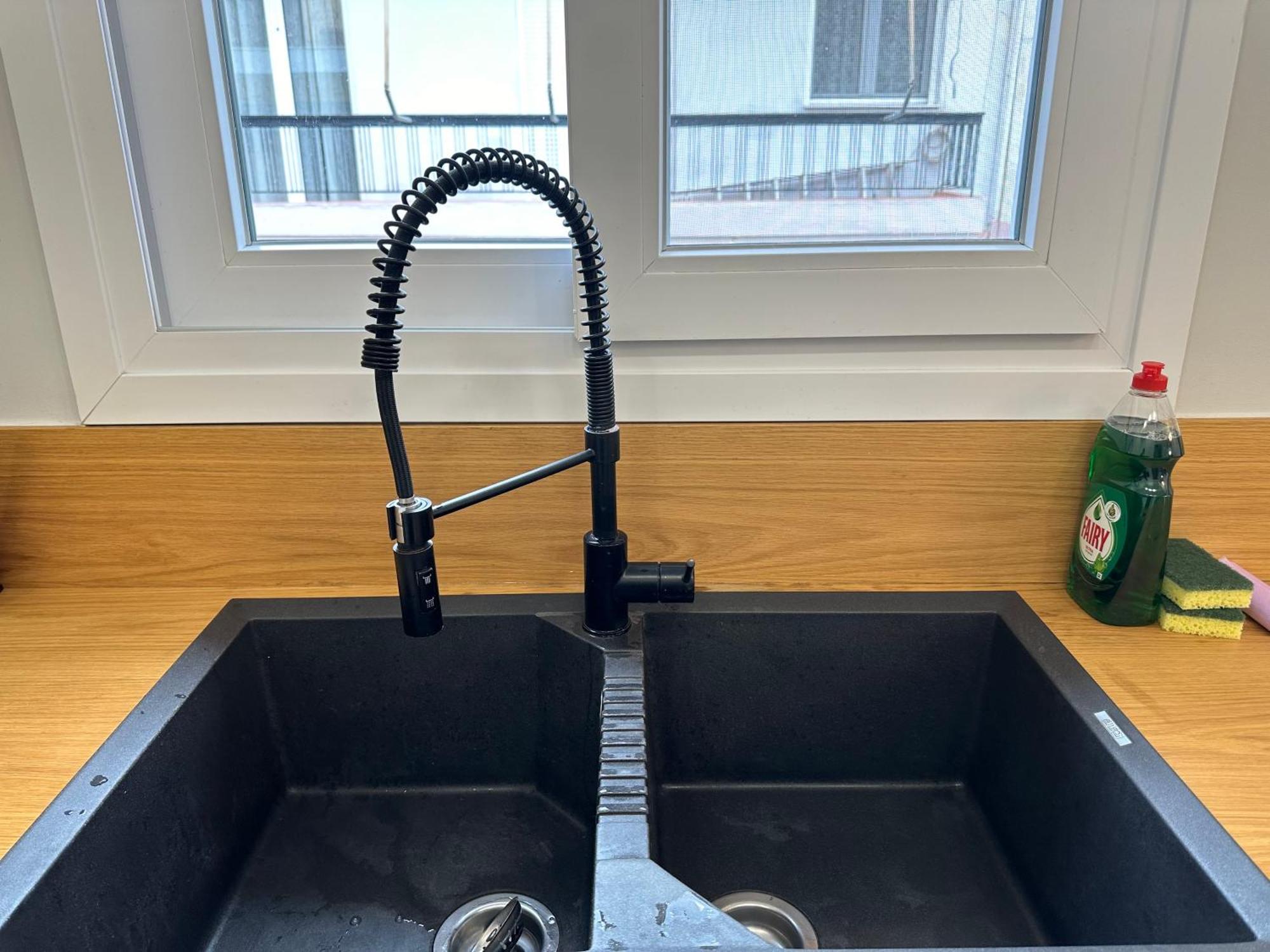 Warm And Modern Brand New Apartment 피레아스 외부 사진