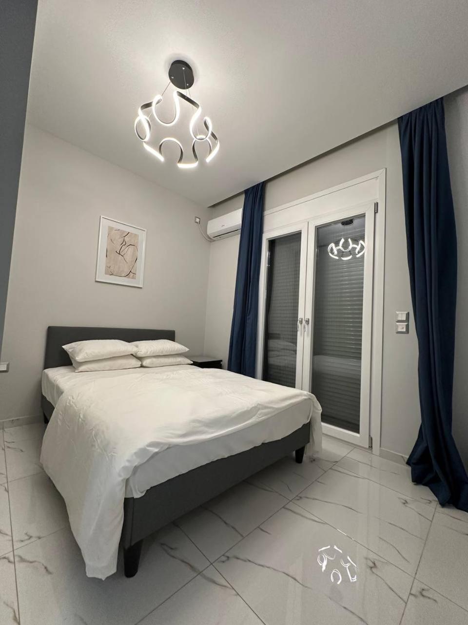 Warm And Modern Brand New Apartment 피레아스 외부 사진
