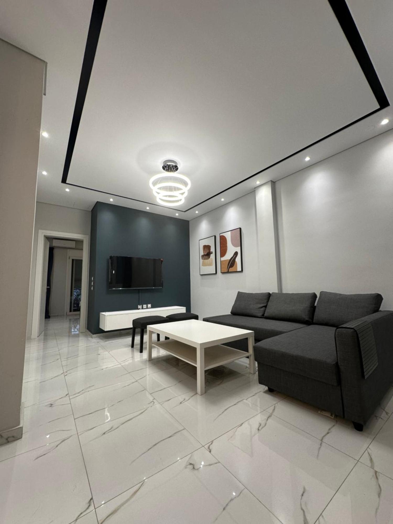 Warm And Modern Brand New Apartment 피레아스 외부 사진