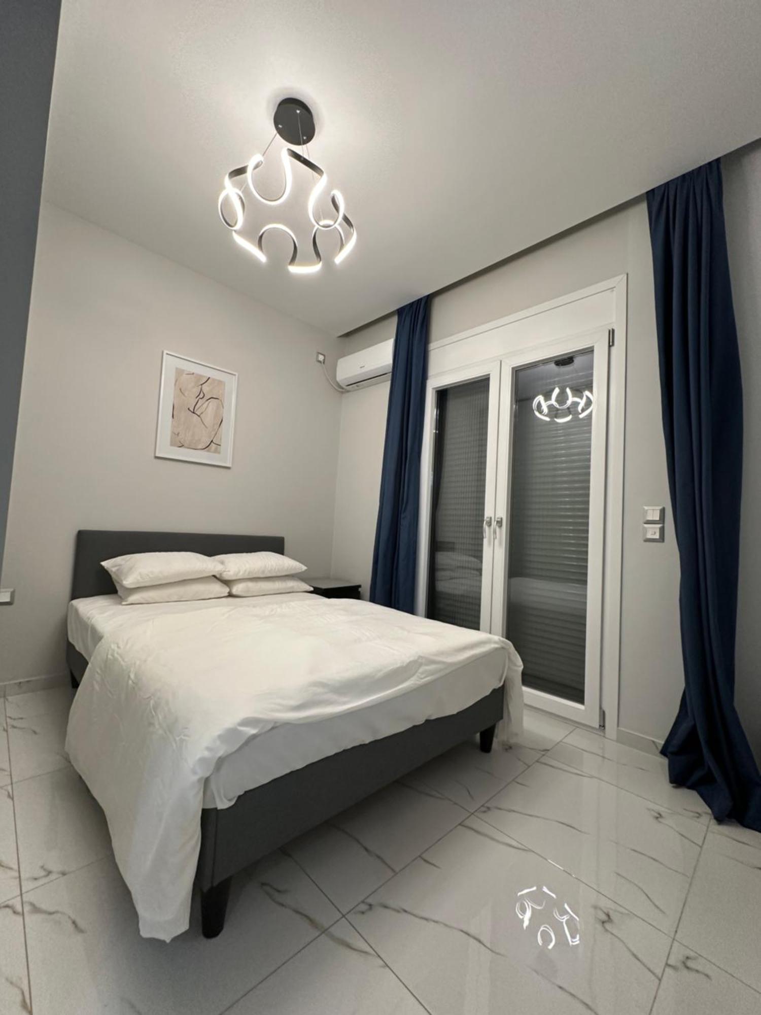 Warm And Modern Brand New Apartment 피레아스 외부 사진