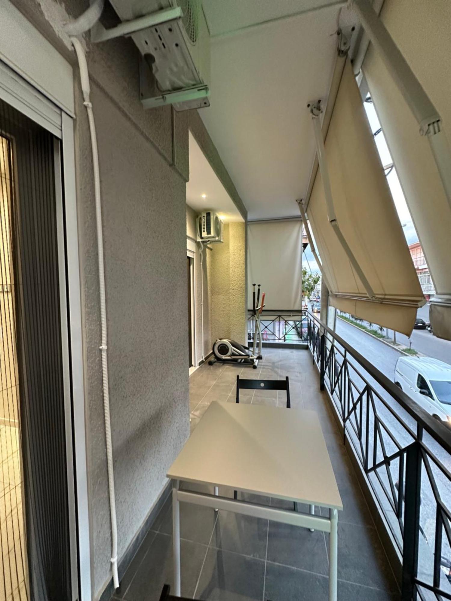 Warm And Modern Brand New Apartment 피레아스 외부 사진